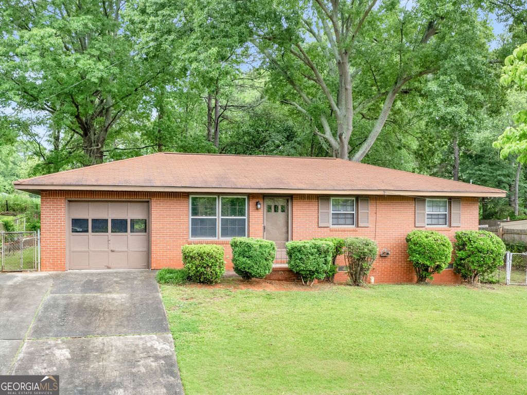 836 Oakdale Drive, Forest Park, GA 30297