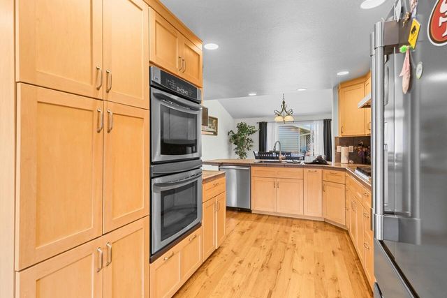 107 N 1st Street, Talent, OR 97540