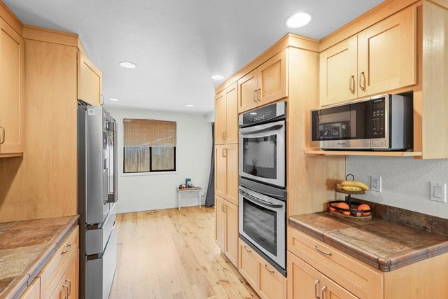 107 N 1st Street, Talent, OR 97540