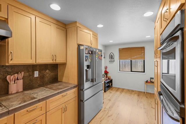 107 N 1st Street, Talent, OR 97540