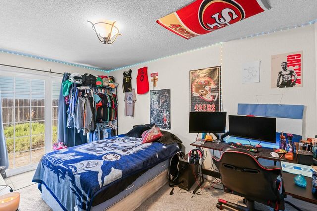 107 N 1st Street, Talent, OR 97540