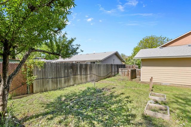 107 N 1st Street, Talent, OR 97540