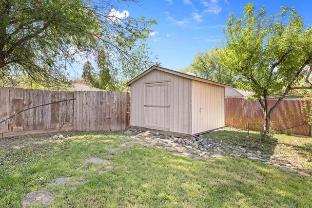 107 N 1st Street, Talent, OR 97540