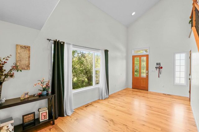107 N 1st Street, Talent, OR 97540