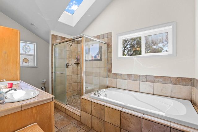 107 N 1st Street, Talent, OR 97540