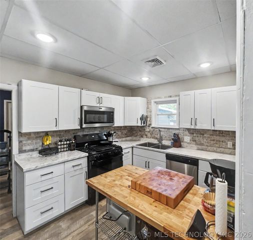 130 E Chickasaw Street, Tahlequah, OK 74464