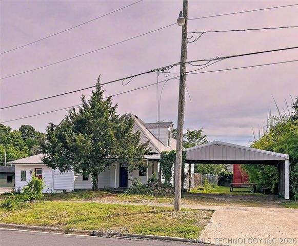 130 E Chickasaw Street, Tahlequah, OK 74464