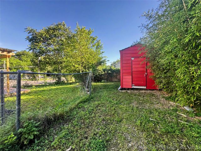 130 E Chickasaw Street, Tahlequah, OK 74464