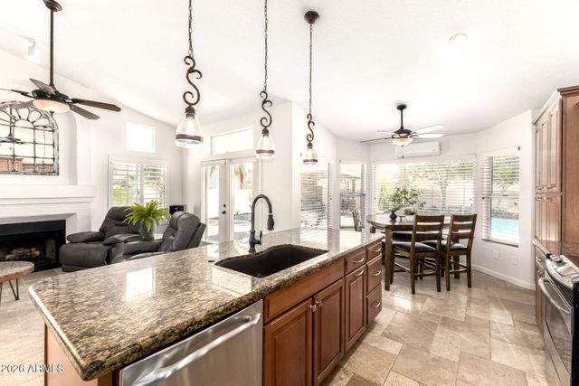 3827 E GLENHAVEN Drive, Phoenix, AZ 85048