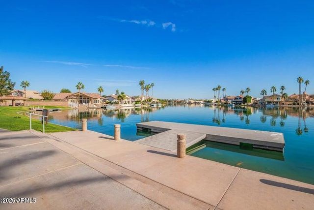 3827 E GLENHAVEN Drive, Phoenix, AZ 85048