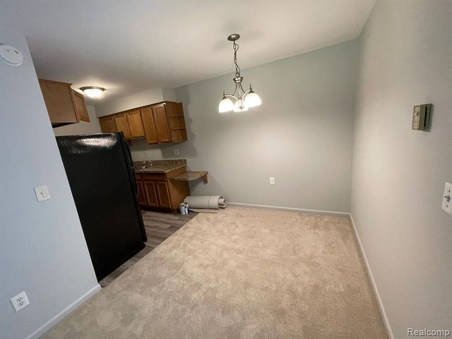 7460 Central St Apt 3, Westland, MI 48185