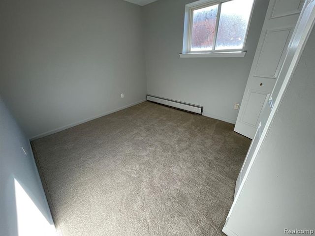 7460 Central St Apt 3, Westland, MI 48185