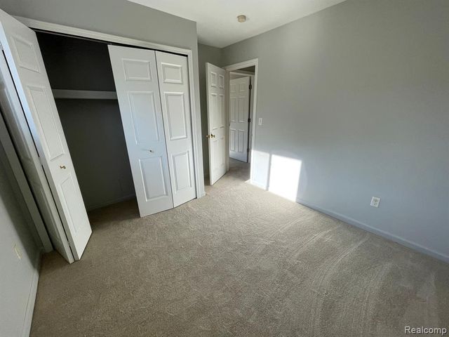 7460 Central St Apt 3, Westland, MI 48185