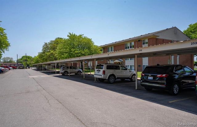 7460 Central St Apt 3, Westland, MI 48185