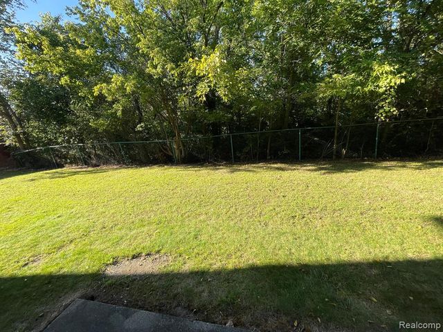 7460 Central St Apt 3, Westland, MI 48185