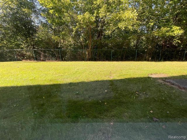 7460 Central St Apt 3, Westland, MI 48185
