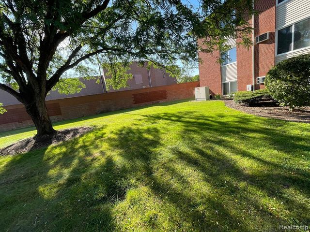 7460 Central St Apt 3, Westland, MI 48185