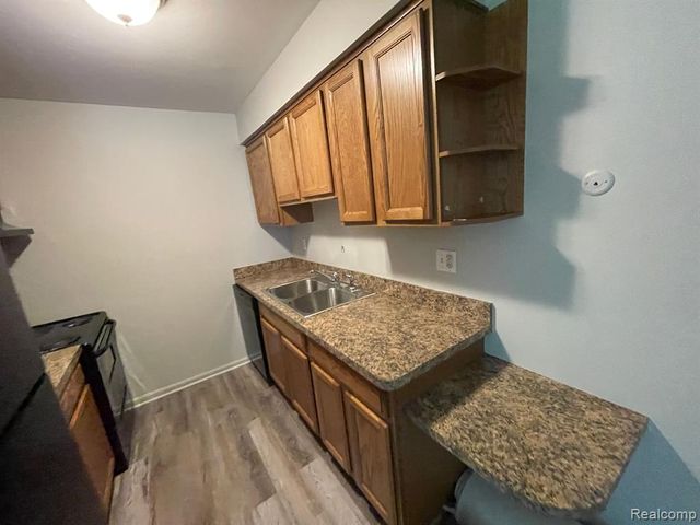 7460 Central St Apt 3, Westland, MI 48185