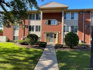 7460 Central St Apt 3, Westland, MI 48185