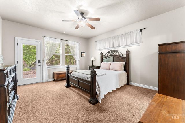 4868 W Rosslare Dr, Eagle, ID 83616