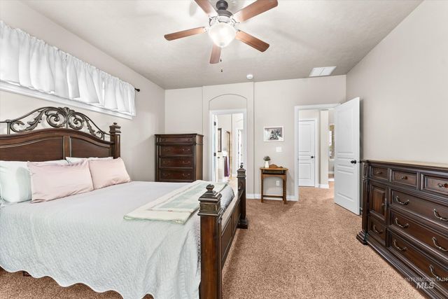 4868 W Rosslare Dr, Eagle, ID 83616