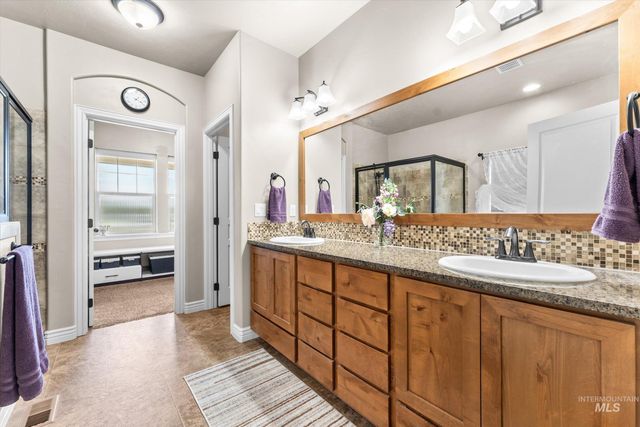 4868 W Rosslare Dr, Eagle, ID 83616