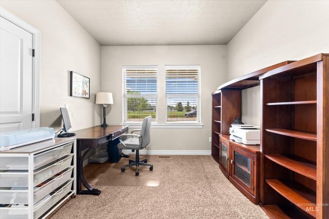 4868 W Rosslare Dr, Eagle, ID 83616