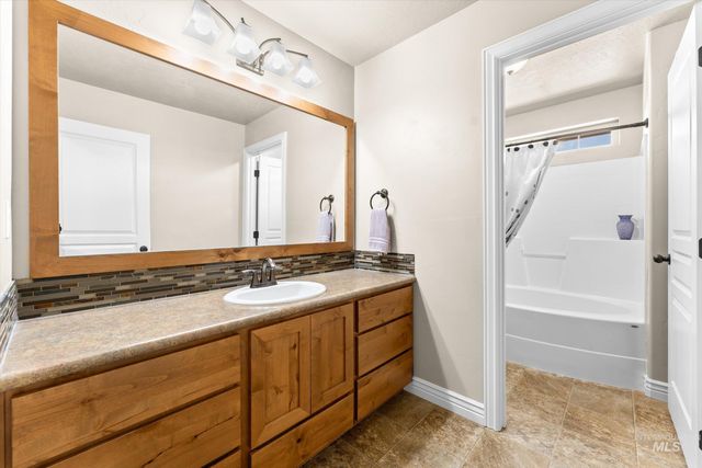 4868 W Rosslare Dr, Eagle, ID 83616