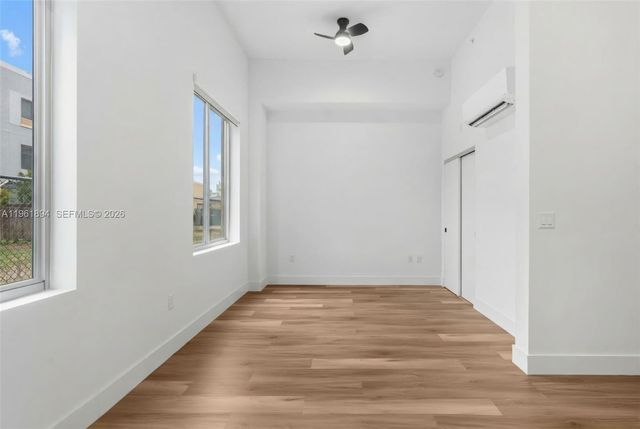 650 SW 1st St 102, Miami, FL 33130