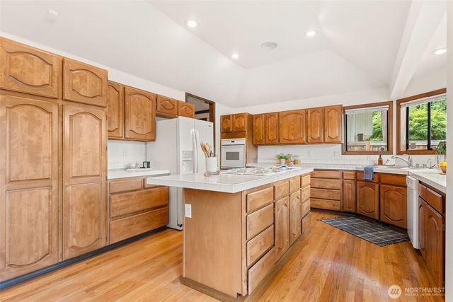 102 SW 301st Street, Federal Way, WA 98023