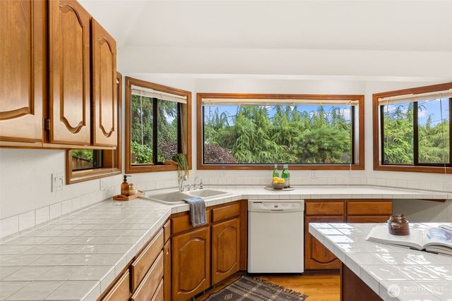 102 SW 301st Street, Federal Way, WA 98023