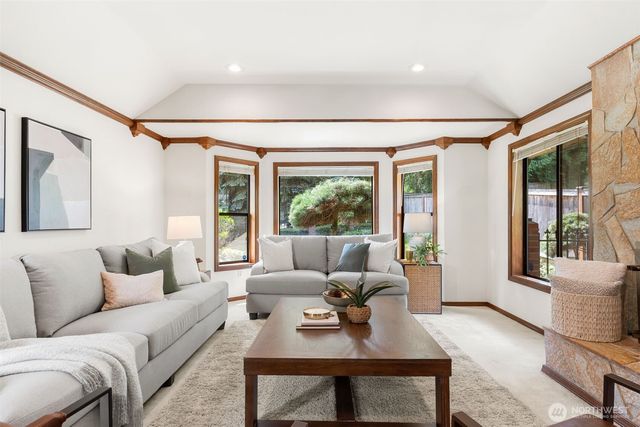 102 SW 301st Street, Federal Way, WA 98023