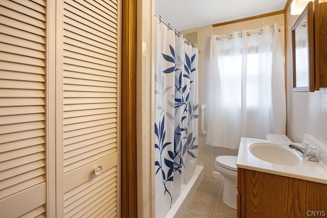 352 Roxford Road North, Salina, NY 13208