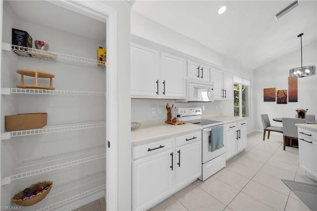 8864 Ventura WAY, Naples, FL 34109