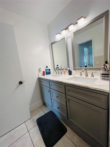 4040 N Hills Drive 7, Hollywood, FL 33021