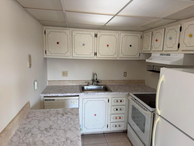 500 W Village Green Cir Circle W 212, Palm Springs, FL 33461