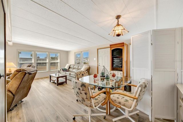 132 W SAINT LUCIA LOOP, Apollo Beach, FL 33572