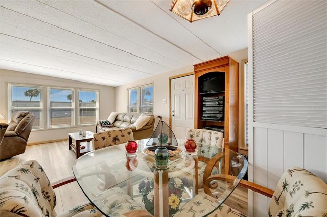 132 W SAINT LUCIA LOOP, Apollo Beach, FL 33572