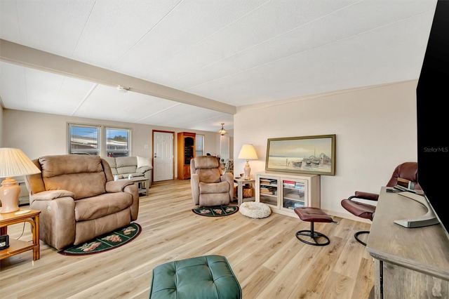 132 W SAINT LUCIA LOOP, Apollo Beach, FL 33572