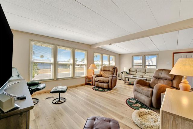 132 W SAINT LUCIA LOOP, Apollo Beach, FL 33572