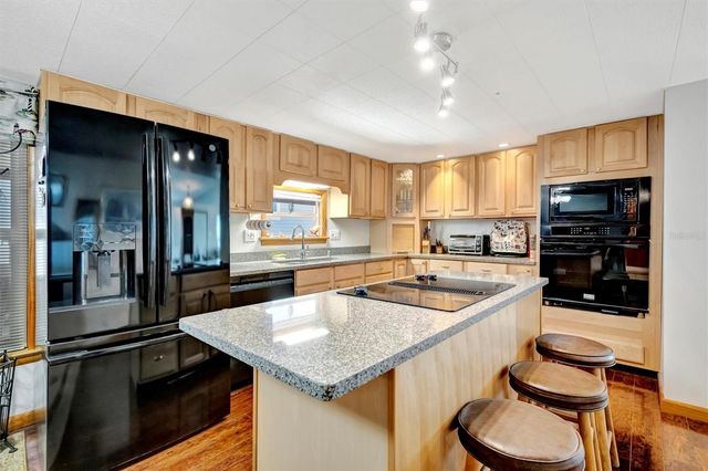 132 W SAINT LUCIA LOOP, Apollo Beach, FL 33572