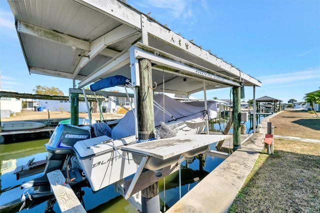 132 W SAINT LUCIA LOOP, Apollo Beach, FL 33572