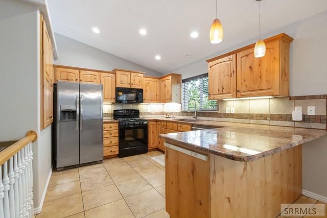 1911 Eagle Pointe Court, Ammon, ID 83406