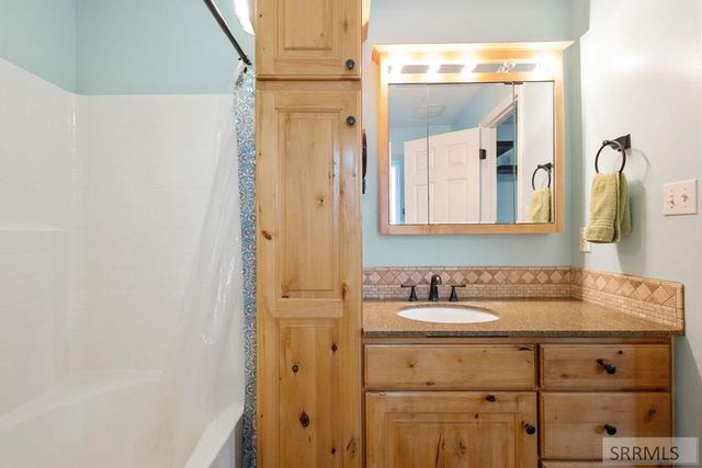 1911 Eagle Pointe Court, Ammon, ID 83406