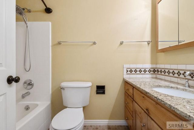 1911 Eagle Pointe Court, Ammon, ID 83406