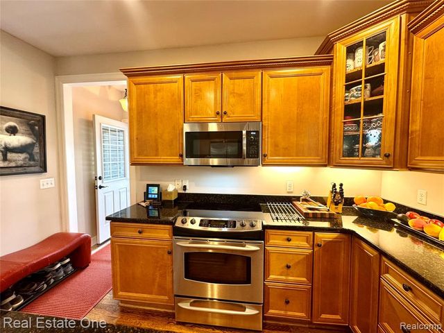 306 Woodward Avenue, Rochester, MI 48307
