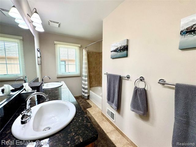 306 Woodward Avenue, Rochester, MI 48307