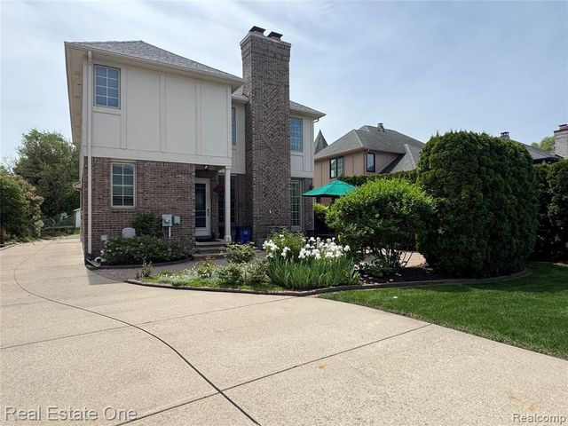 306 Woodward Avenue, Rochester, MI 48307