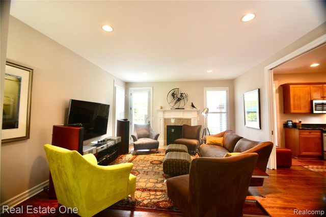 306 Woodward Avenue, Rochester, MI 48307