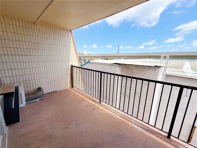 98-729 Moanalua Loop 201, Aiea, HI 96701